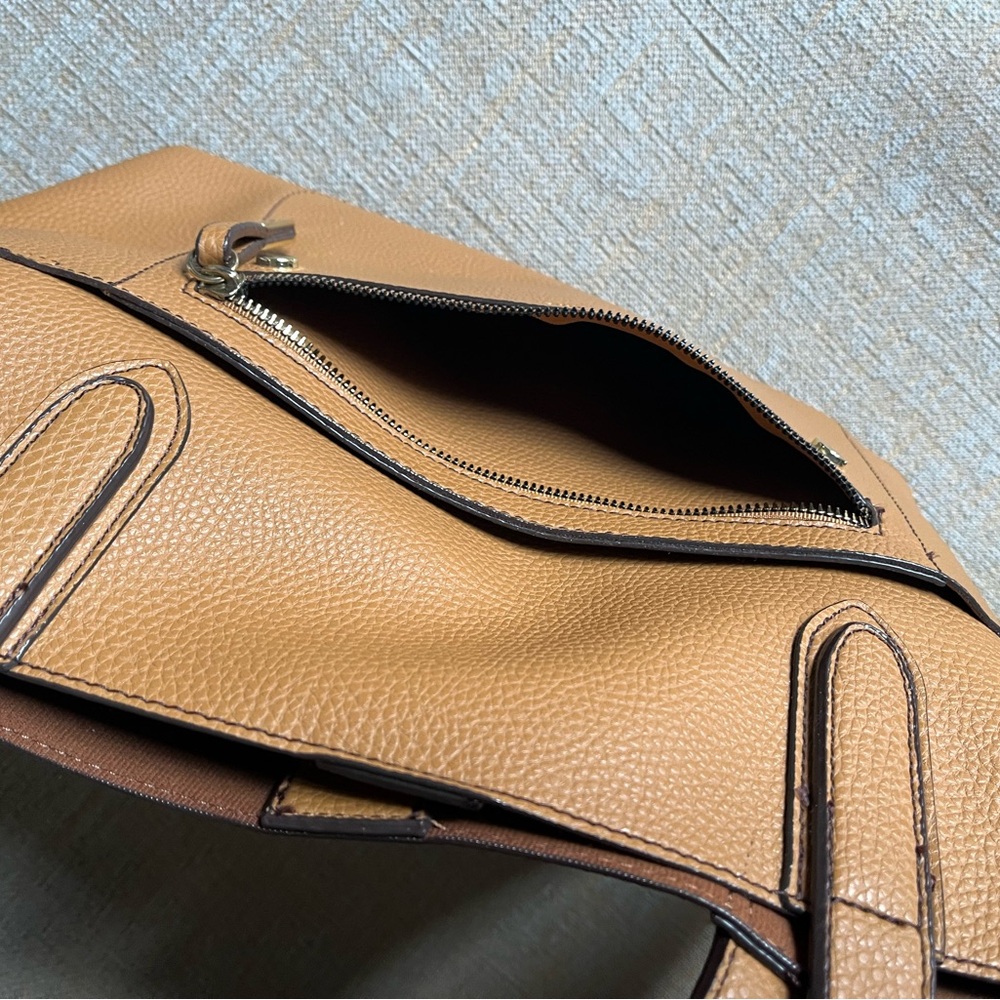 Tutilo New York Tan Faux Leather Tote Bag with Gold Accents.Brand New/Never Used - Picture 10 of 12